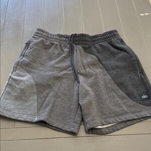 ALO Yoga Men's Charcoal and Light Gray Athletic Shorts